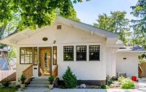 South Minneapolis Tangletown Charm